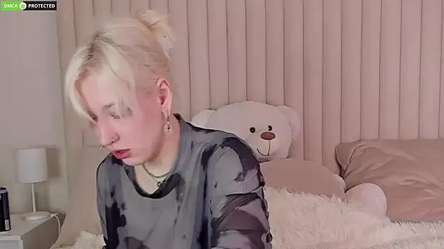 Mad beauty - checkout our excited streamers as they tease to their beloved melodies and slowly squirt for enjoyment to appease your wildest wishes.