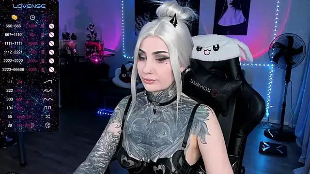 Mad beauty - checkout our excited streamers as they tease to their beloved melodies and slowly squirt for enjoyment to appease your wildest wishes.
