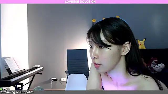 raspberryroll from StripChat is Freechat