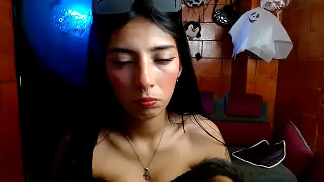 Raven__purple from StripChat is Freechat