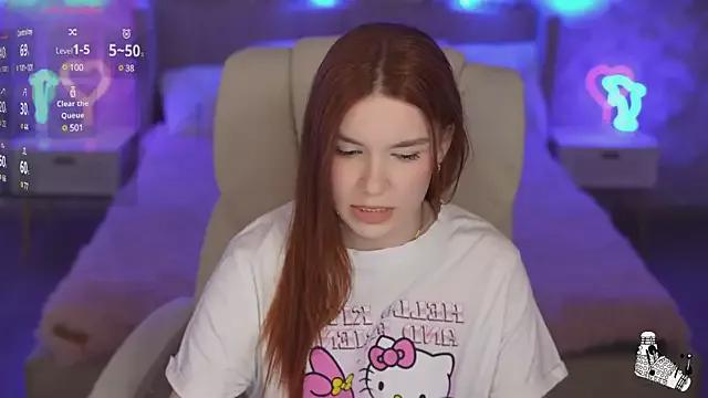 RedShinee from StripChat is Freechat