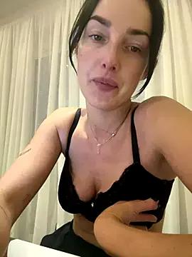 Remirosee from StripChat is Freechat