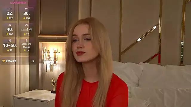 RemyFoxys from StripChat is Freechat