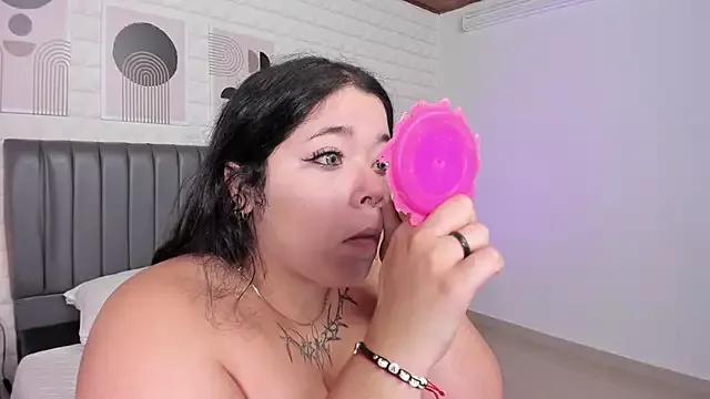 rose_barbara from StripChat is Freechat