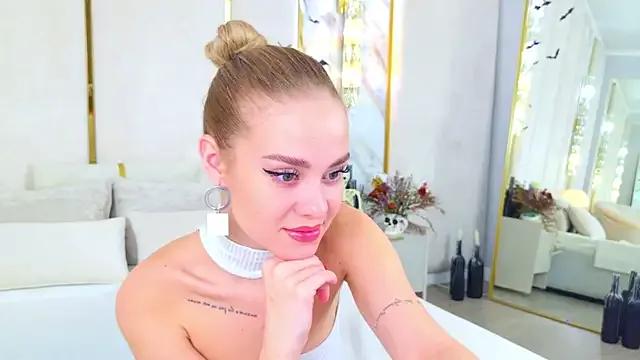 Rose_Masson from StripChat is Freechat