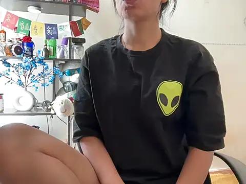 Mad beauty - checkout our excited streamers as they tease to their beloved melodies and slowly squirt for enjoyment to appease your wildest wishes.