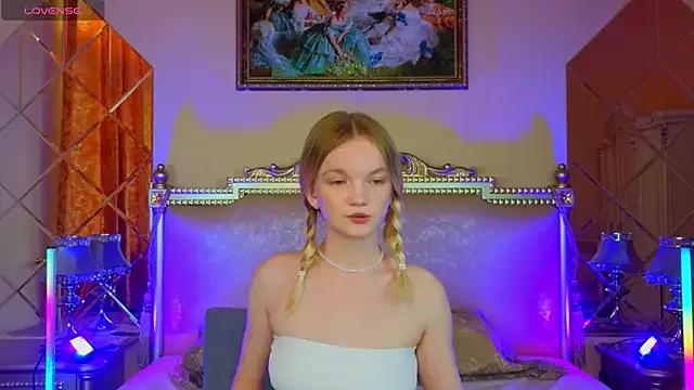 RosesKate from StripChat is Freechat