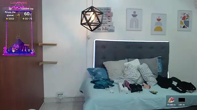 rosse_m from StripChat is Freechat