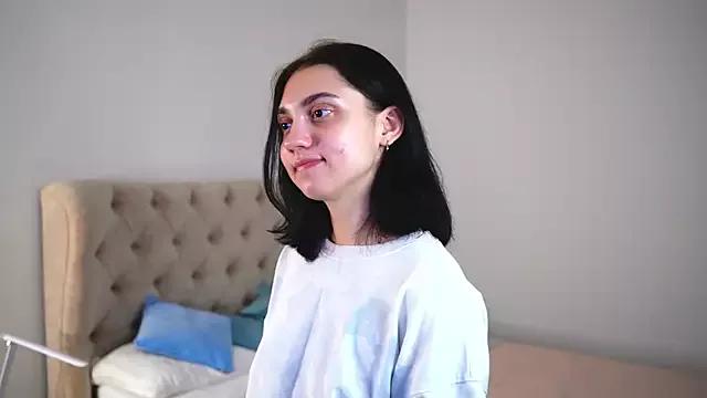 RowenaAlkins from StripChat is Freechat