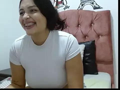roxy_rosse from StripChat is Freechat