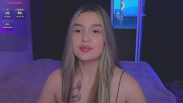 RoxyChill from StripChat is Freechat