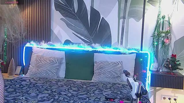Mad beauty - checkout our excited streamers as they tease to their beloved melodies and slowly squirt for enjoyment to appease your wildest wishes.