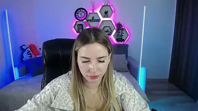 Mad beauty - checkout our excited streamers as they tease to their beloved melodies and slowly squirt for enjoyment to appease your wildest wishes.