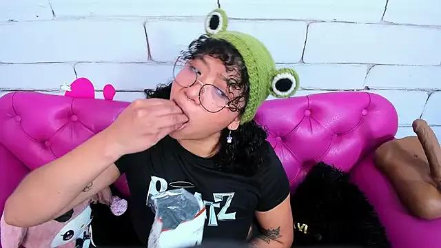 SafiroAgataaa from StripChat is Freechat