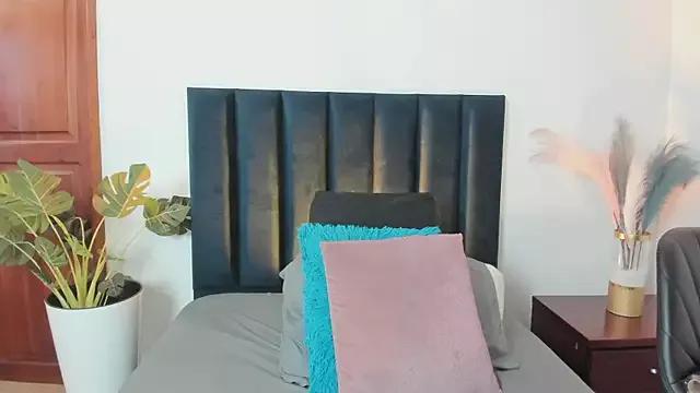 SagiraBelle from StripChat is Freechat