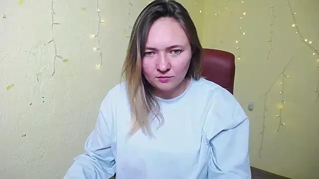SallyVerda from StripChat is Freechat
