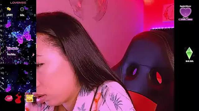 SallyWhitee from StripChat is Freechat