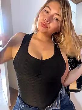 SalomeCooper_ from StripChat is Freechat