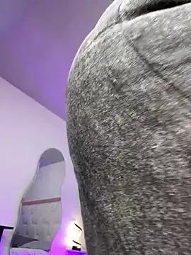 SamanthaDiamonds_ from StripChat is Freechat