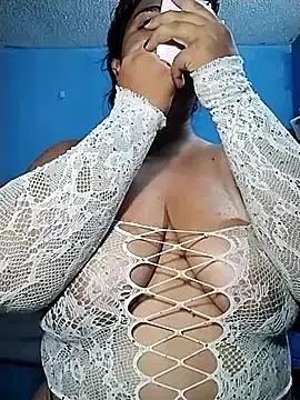 SamiBoobsxx from StripChat is Freechat