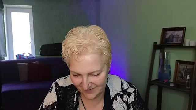 Sandra_Snowy from StripChat is Freechat