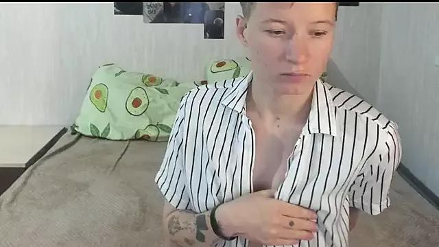 Sandraa_aaa from StripChat is Freechat