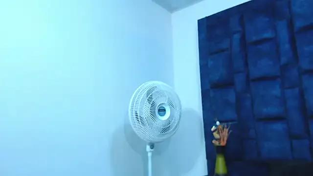 Sara_Sex77 from StripChat