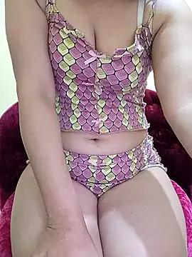Saraa-sexi from StripChat is Freechat