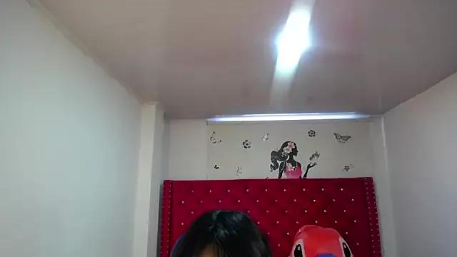Sarah_evansm from StripChat is Freechat