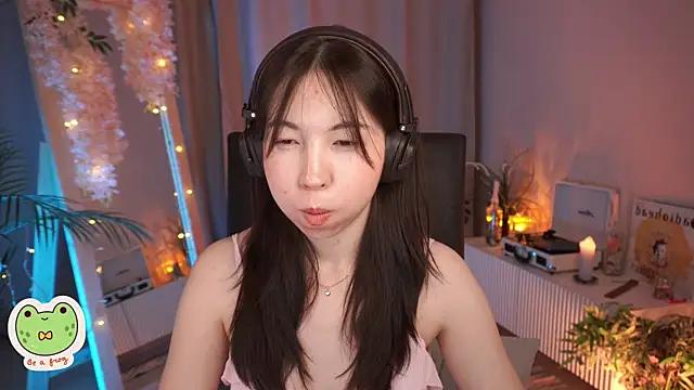 Mad beauty - checkout our excited streamers as they tease to their beloved melodies and slowly squirt for enjoyment to appease your wildest wishes.
