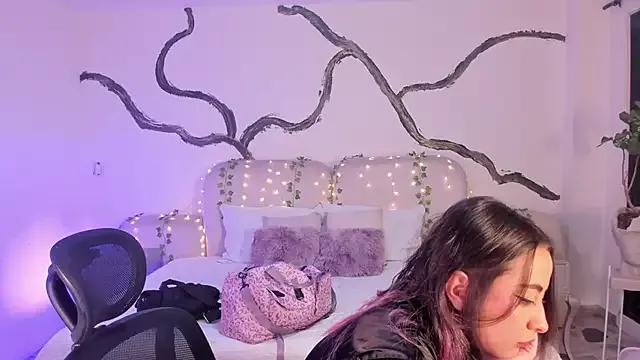 Mad beauty - checkout our excited streamers as they tease to their beloved melodies and slowly squirt for enjoyment to appease your wildest wishes.