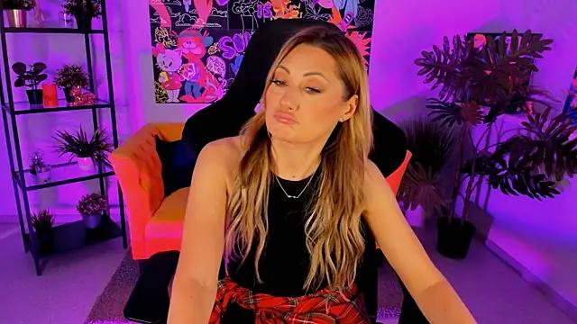 SarahSill from StripChat