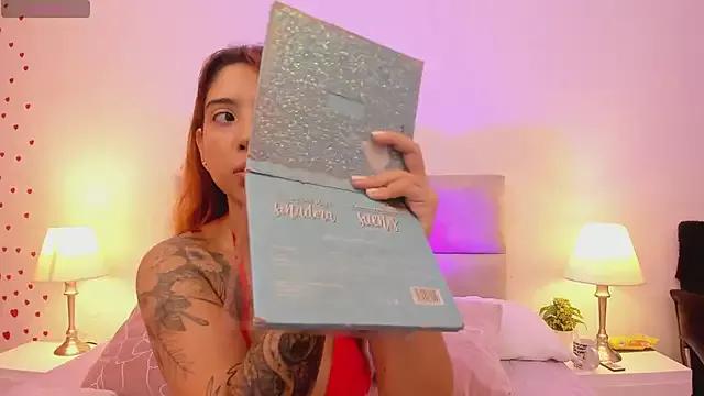 Mad beauty - checkout our excited streamers as they tease to their beloved melodies and slowly squirt for enjoyment to appease your wildest wishes.