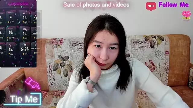 SaraXray from StripChat is Freechat