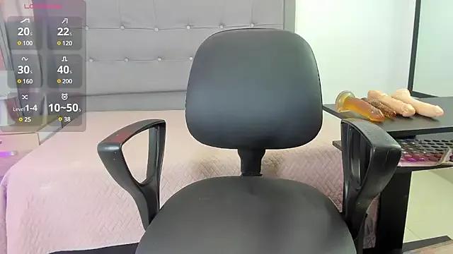 saray_reese from StripChat is Freechat