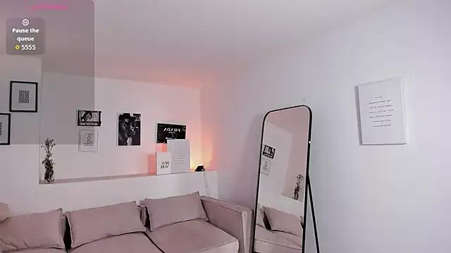 Mad beauty - checkout our excited streamers as they tease to their beloved melodies and slowly squirt for enjoyment to appease your wildest wishes.