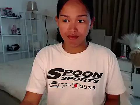 sasha_martina from StripChat is Freechat