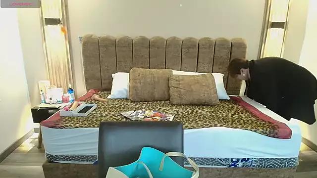 Mad beauty - checkout our excited streamers as they tease to their beloved melodies and slowly squirt for enjoyment to appease your wildest wishes.