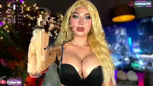 sassymarylou from StripChat is Freechat