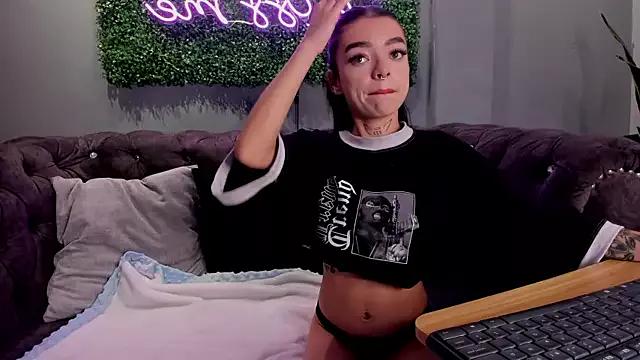 Mad beauty - checkout our excited streamers as they tease to their beloved melodies and slowly squirt for enjoyment to appease your wildest wishes.