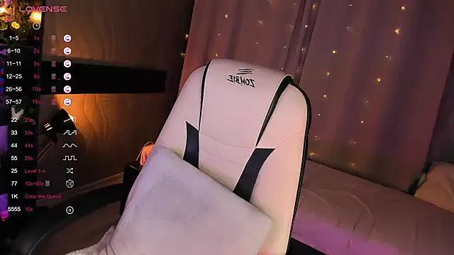 Mad beauty - checkout our excited streamers as they tease to their beloved melodies and slowly squirt for enjoyment to appease your wildest wishes.