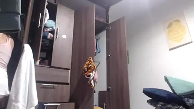 Mad beauty - checkout our excited streamers as they tease to their beloved melodies and slowly squirt for enjoyment to appease your wildest wishes.