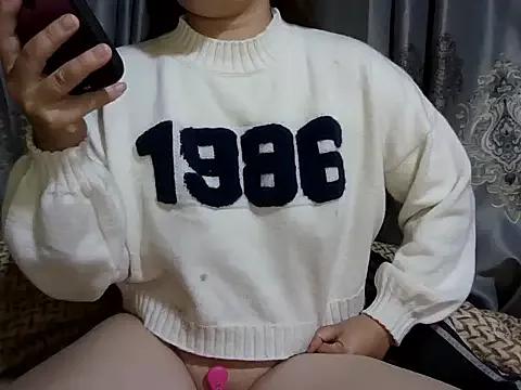 Mad beauty - checkout our excited streamers as they tease to their beloved melodies and slowly squirt for enjoyment to appease your wildest wishes.