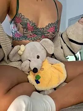 Mad beauty - checkout our excited streamers as they tease to their beloved melodies and slowly squirt for enjoyment to appease your wildest wishes.