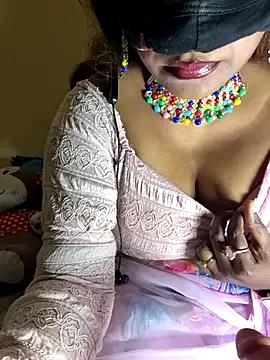 Sexyhotyrani from StripChat is Freechat