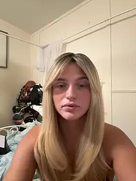 sexyLexii2002 from StripChat is Freechat