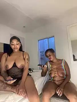 sexyTHANDO from StripChat is Freechat