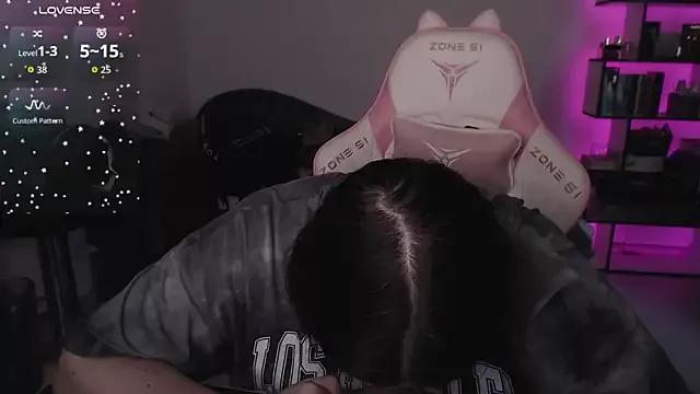 Mad beauty - checkout our excited streamers as they tease to their beloved melodies and slowly squirt for enjoyment to appease your wildest wishes.