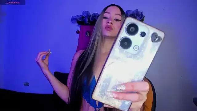 Shairaclark_ from StripChat is Freechat