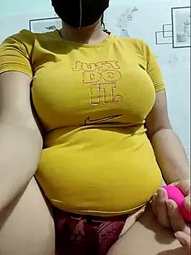 Shine_Mai from StripChat is Freechat